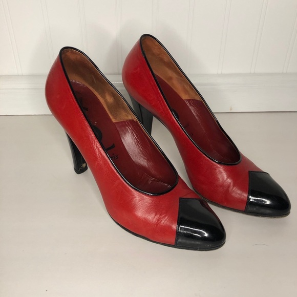 Yves Saint Laurent Shoes - Vintage Yves Saint Laurent Spectator Pumps